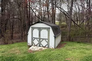 8910 Bridgewater Dr, Gainesville, GA 30506 - Photo 17