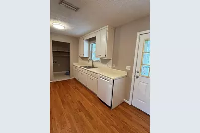 8910 Bridgewater Drive, Gainesville, GA 30506 - Photo 7