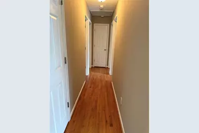 8910 Bridgewater Drive, Gainesville, GA 30506 - Photo 9