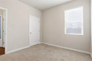 813 Blue Hill Ln, Atlanta, GA 30349 - Photo 11