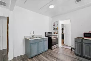 1105 Oak Knoll Terrace SE, Atlanta, GA 30315 - Photo 7