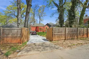 1105 Oak Knoll Terrace SE, Atlanta, GA 30315 - Photo 25