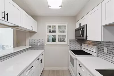 6700 Roswell Road #31B, Atlanta, GA 30328 - Photo 7