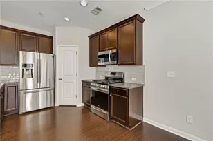 1237 Foxcroft Ln E, Cumming, GA 30041 - Photo 17