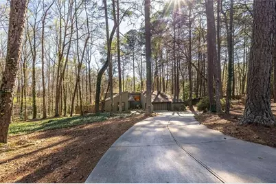 4917 Mountclaire Road, Tucker, GA 30087 - Photo 5