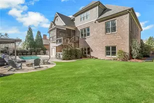 135 Slate Dr, Buford, GA 30518 - Photo 3