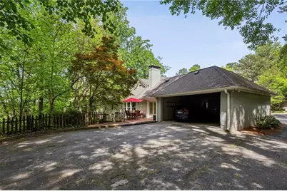 3384 Pine Meadow Road NW, Atlanta, GA 30327 - Photo 27