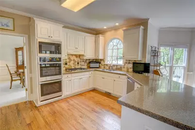 4020 Royal Pennon Court NW, Peachtree Corners, GA 30092 - Photo 3