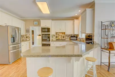 4020 Royal Pennon Court NW, Peachtree Corners, GA 30092 - Photo 11