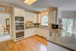 4020 Royal Pennon Ct NW, Peachtree Corners, GA 30092 - Photo 3