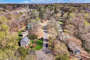 1033 Knotts Pointe Dr, Woodstock, GA 30188 - Photo 7