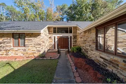 5934 S Deshon Court, Lithonia, GA 30058 - Photo 3