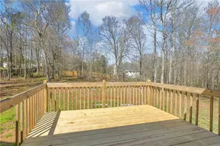 910 Ivy Hills Cir, Mount Airy, GA 30563 - Photo 35