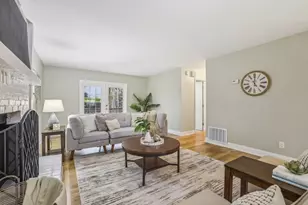 9950 Lake Forest Way, Roswell, GA 30076 - Photo 17