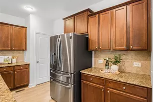 325 Cranbrooke Cir, Suwanee, GA 30024 - Photo 17