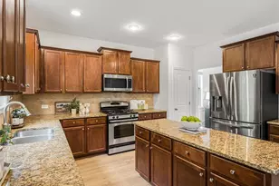 325 Cranbrooke Cir, Suwanee, GA 30024 - Photo 15