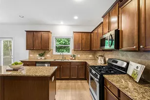 325 Cranbrooke Cir, Suwanee, GA 30024 - Photo 13