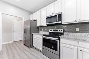 8662 Thomas Rd, Riverdale, GA 30274 - Photo 9