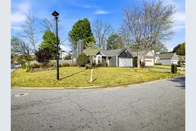 2523 Barndale Drive, Lawrenceville, GA 30044 - Photo 3