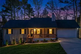 420 Stoneview Dr, Hoschton, GA 30548 - Photo 3