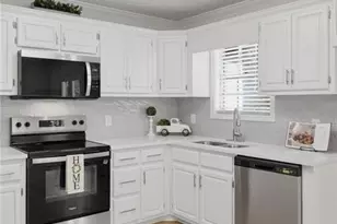 420 Stoneview Dr, Hoschton, GA 30548 - Photo 17