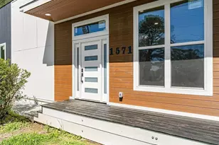 1571 Mary George Ave NW, Atlanta, GA 30318 - Photo 3