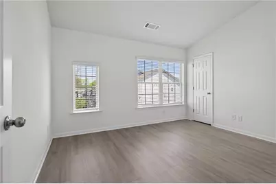 1805 Liberty Parkway NW, Atlanta, GA 30318 - Photo 19