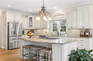 9275 Stoney Ridge Ln, Alpharetta, GA 30022 - Photo 9