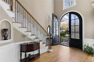 9275 Stoney Ridge Ln, Alpharetta, GA 30022 - Photo 5