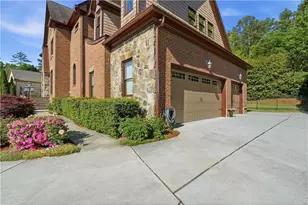 3272 Heathchase Ln, Suwanee, GA 30024 - Photo 5