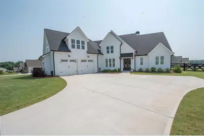 208 Township Drive, Senoia, GA 30276 - Photo 3