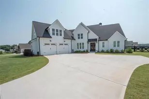 208 Township Dr, Senoia, GA 30276 - Photo 3