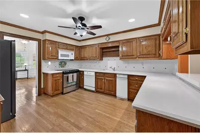 5441 Trentham Drive, Dunwoody, GA 30338 - Photo 15