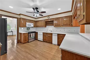 5441 Trentham Dr, Dunwoody, GA 30338 - Photo 15