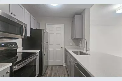 1074 Peachtree Walk NE #B 216, Atlanta, GA 30309 - Photo 5