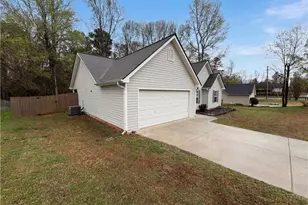 42 Edgefield Dr, Commerce, GA 30529 - Photo 7