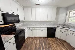 42 Edgefield Dr, Commerce, GA 30529 - Photo 13