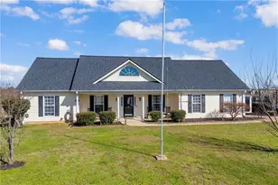 369 Kay Dr, Winder, GA 30680 - Photo 1