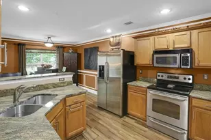 2437 Charleston Pointe Ct SE, Atlanta, GA 30316 - Photo 3