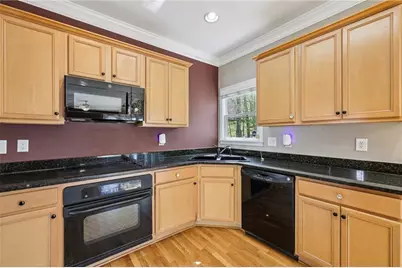 6367 Spring Lake Drive, Flowery Branch, GA 30542 - Photo 11