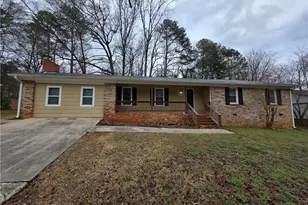 724 Country Club Dr, Monroe, GA 30655 - Photo 1