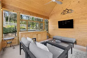 10045 Bankside Dr, Roswell, GA 30076 - Photo 51