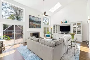 10045 Bankside Dr, Roswell, GA 30076 - Photo 11