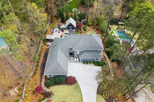 10045 Bankside Dr, Roswell, GA 30076 - Photo 7