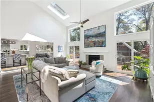 10045 Bankside Dr, Roswell, GA 30076 - Photo 13