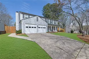 325 Ivy Mill Ct, Roswell, GA 30076 - Photo 1