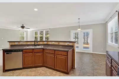 7327 Parks Trail, Fairburn, GA 30213 - Photo 13