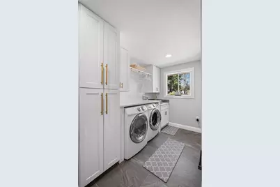 825 Overhill Court, Atlanta, GA 30328 - Photo 19