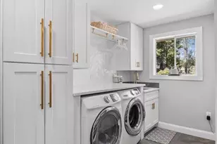 825 Overhill Ct, Atlanta, GA 30328 - Photo 19