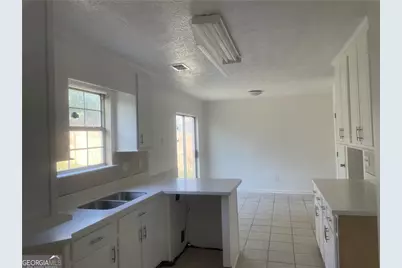 5728 Rock Shoals Way, Atlanta, GA 30349 - Photo 9